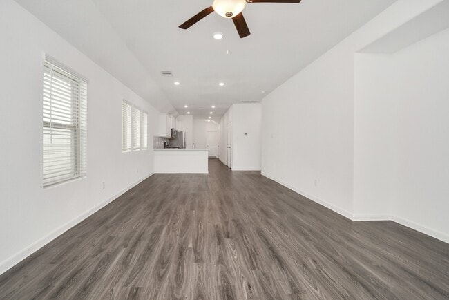 Building Photo - 15819 Kinlough Dr