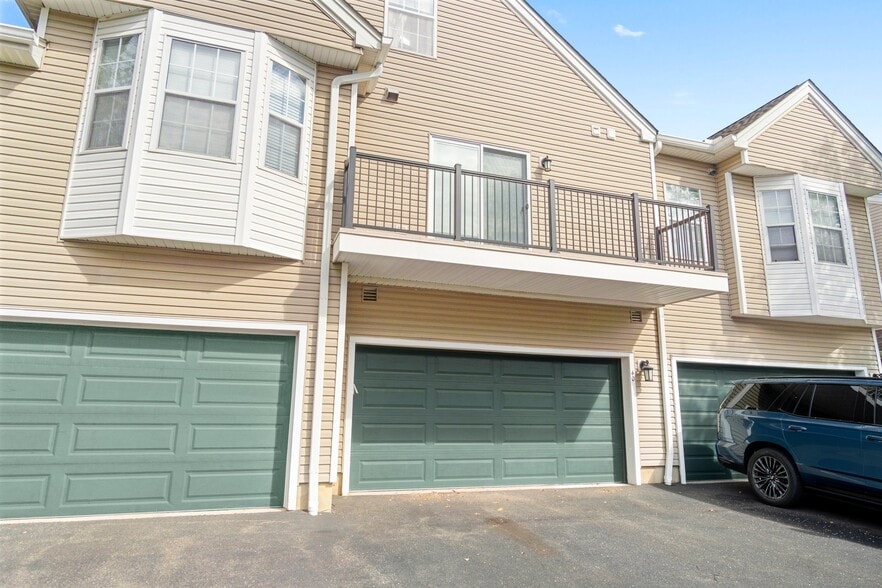 Building Photo - 40 Four Oaks Rd