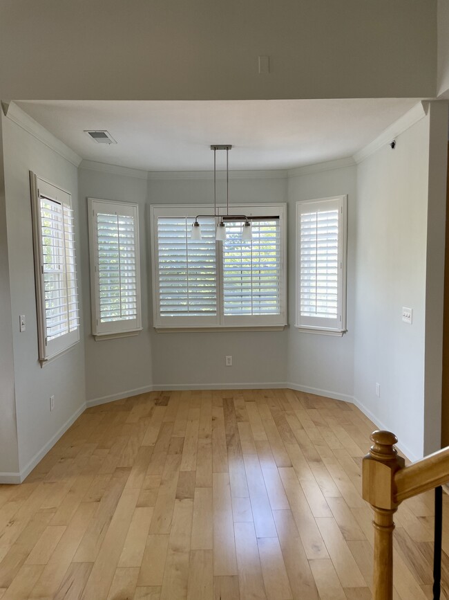 Dining area - 15900 Granada St