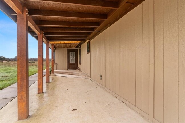 Building Photo - 2610 Co Rd 255