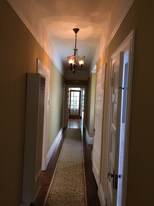 HALLWAY - 1282 Guerrero St