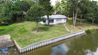 Building Photo - 12305 Pine Oak Dr
