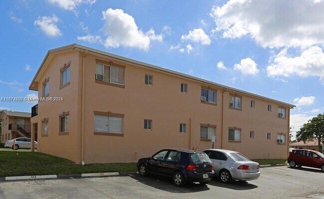 Building Photo - 1829 N A St