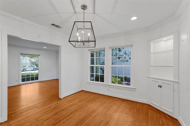 Building Photo - 6421 Kenwood Ave