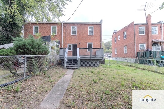 Building Photo - 615 Winston Ave