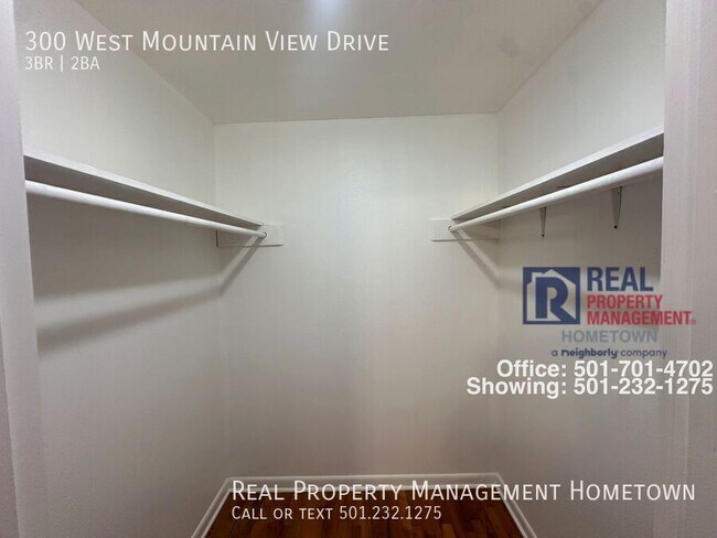 Building Photo - 300 W Mountain View Dr