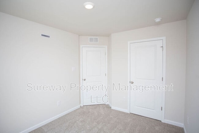 Building Photo - 234 Macoun Way