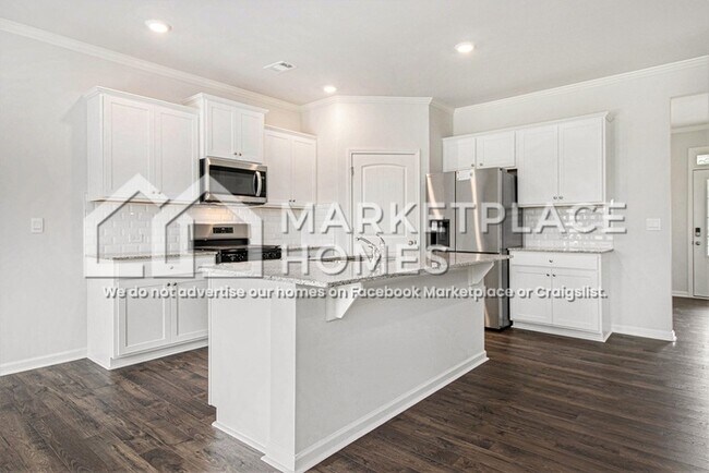 Building Photo - 152 Landsdowne Way SE