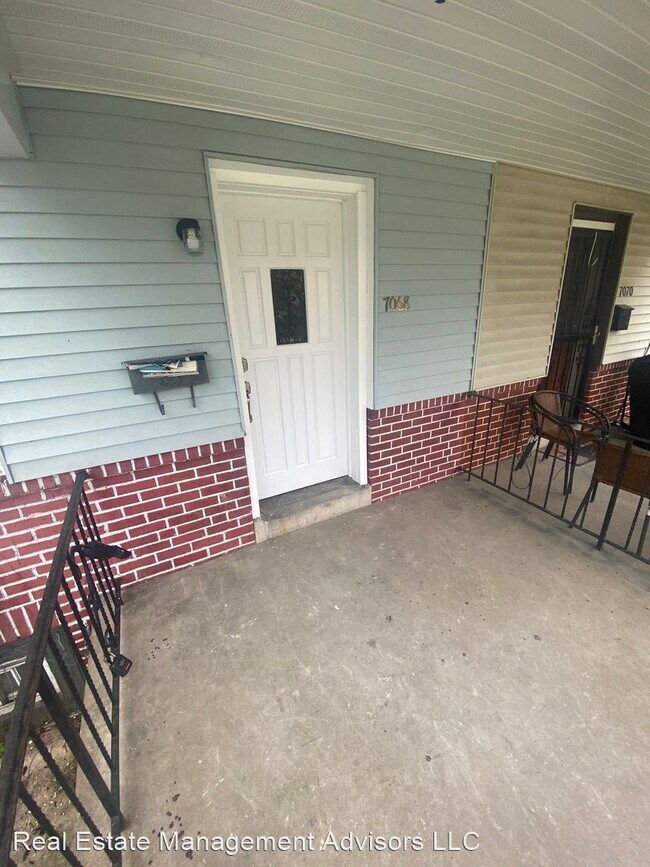 Building Photo - 3 br, 1 bath House - 7068 Clover Lane