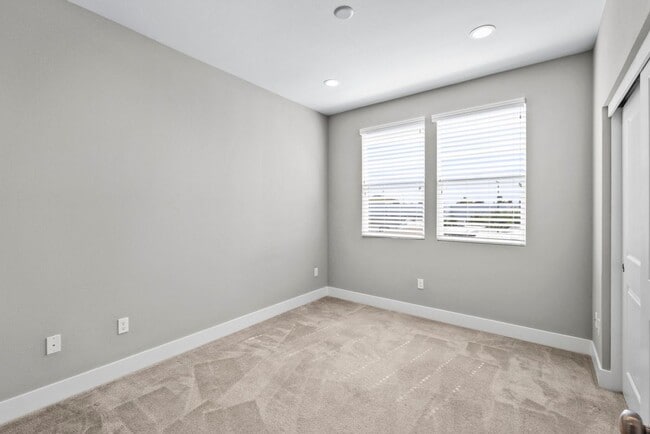 Building Photo - 118 Bonano Ln