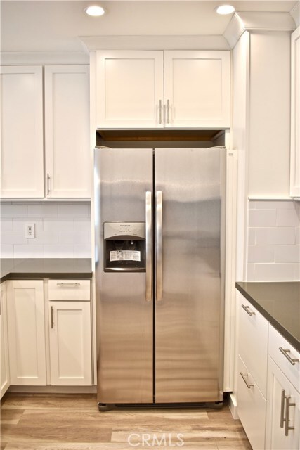 Building Photo - 300 Maryland St