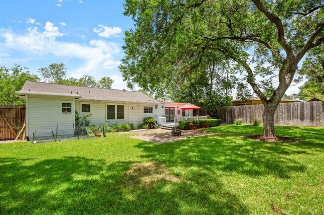 Building Photo - 5805 Bull Creek Rd
