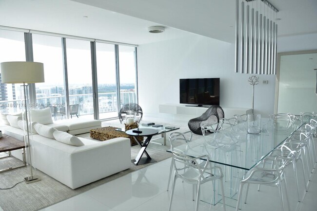 Building Photo - 17475 Collins Ave