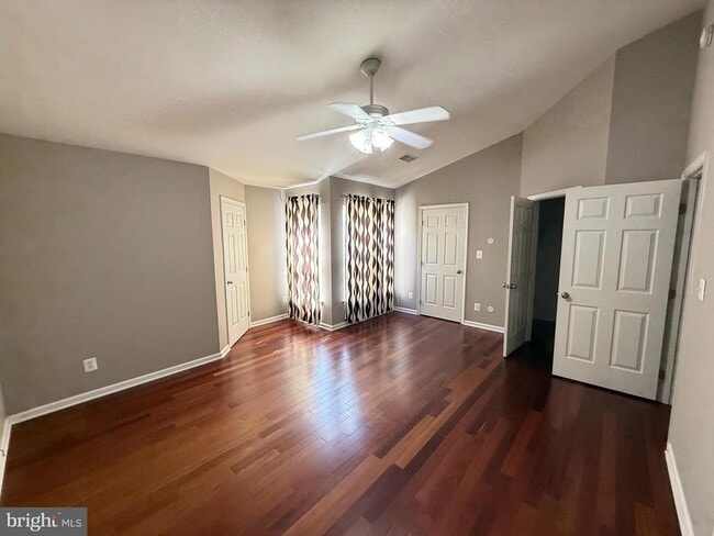 Building Photo - 2539 Banshire Dr