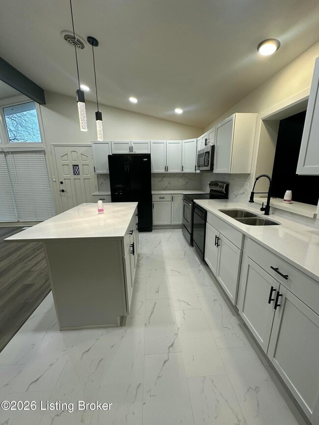 Building Photo - 4806 Mid Dr