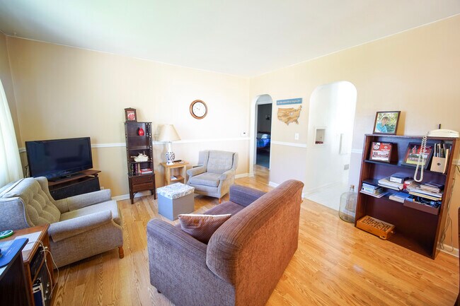 Living Room - 1310 W 7th St