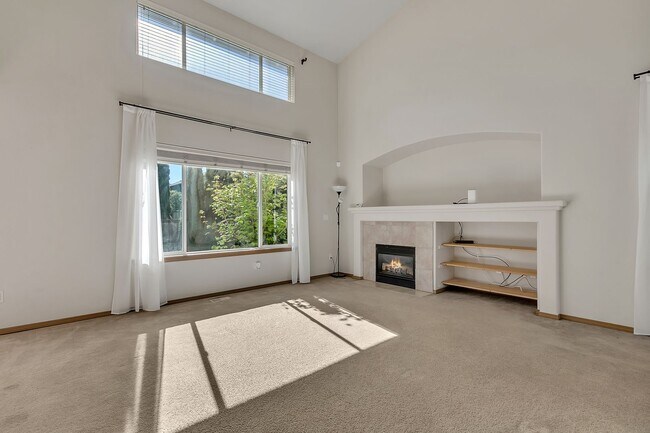 Building Photo - Beautiful Gated Home in Puyallup