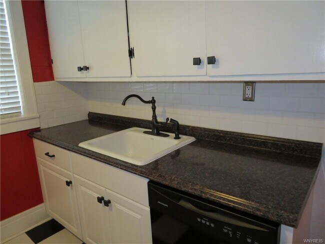 Building Photo - 125 Elmwood Ave