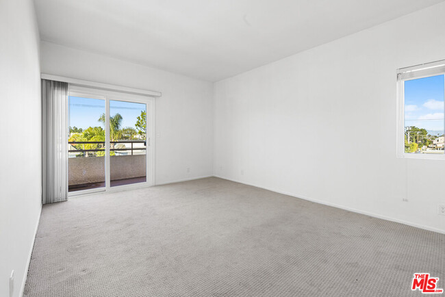 Building Photo - 12621 Washington Pl