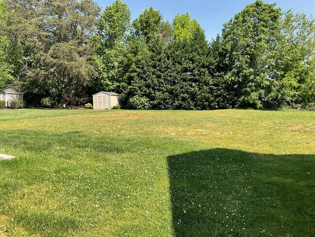 Building Photo - Beautiful 4BR Home In Bethesda Oaks !