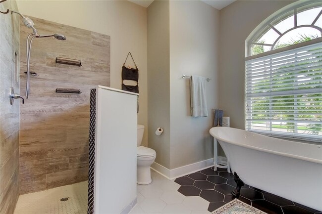 Building Photo - 1421 Beach Club Ln