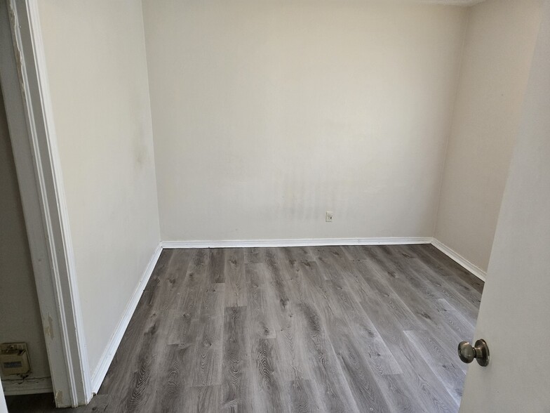 Bedroom - 803 N Gomez Ave