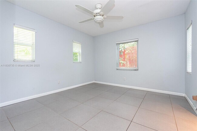 Building Photo - 330 NE 86th St