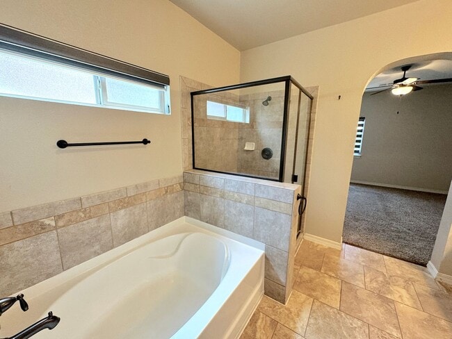 Building Photo - West El Paso 4 bed Refrig A/C
