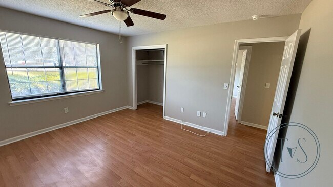 Building Photo - RATE DROP ALERT! (was $2000/month)