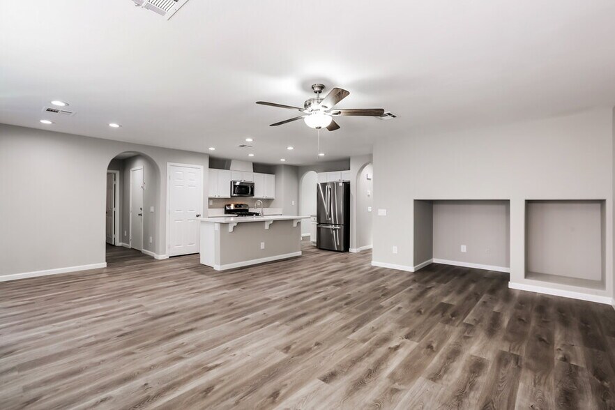 Building Photo - 5213 N Concho Heights St