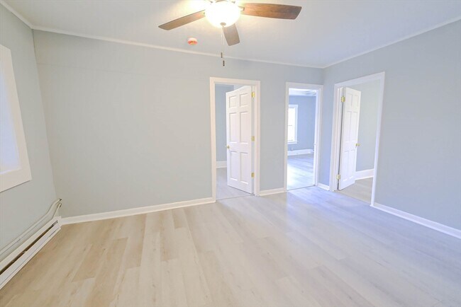 Building Photo - 105 Clarendon St