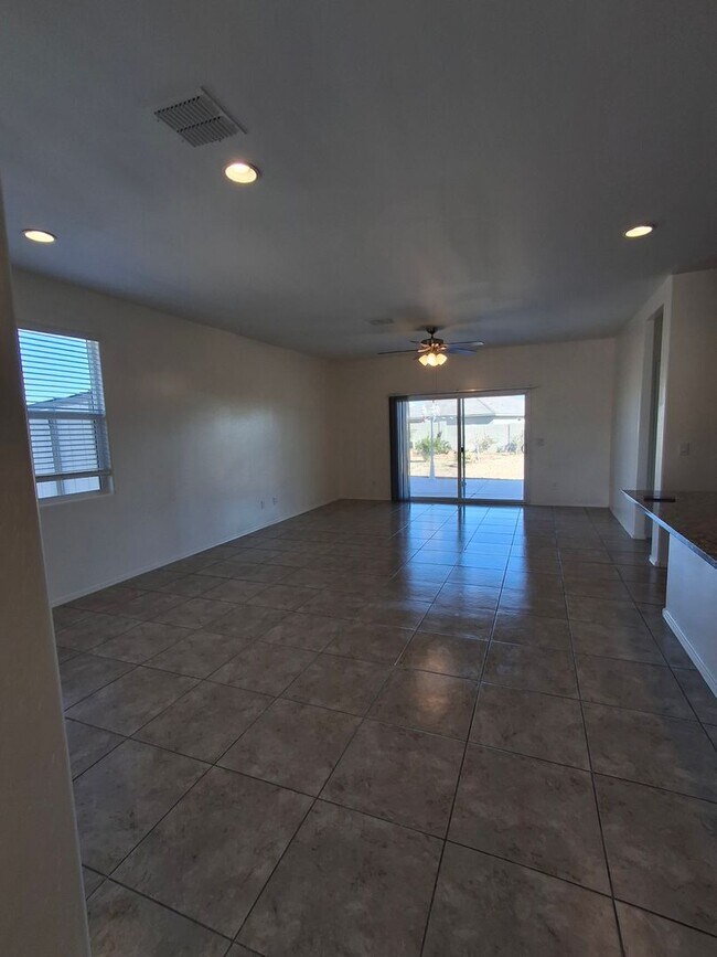 Building Photo - 3560 N Mia Ln