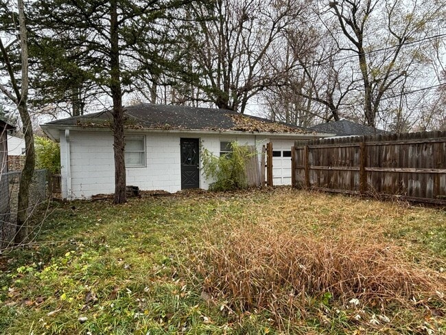 Building Photo - $625 OFF FIRST MONTH'S RENT! 2-Bed, 1-Bath Single-Family Home + Partially Finished Garage!