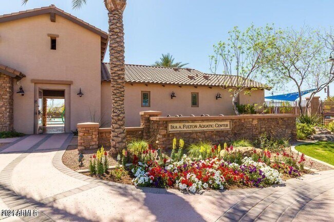 Building Photo - 421 W Leatherwood Ave