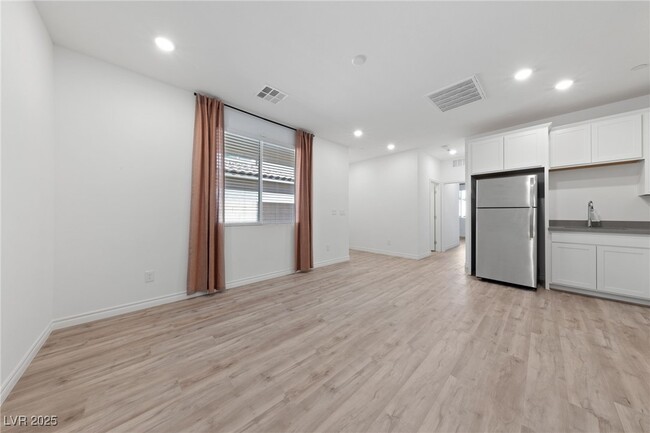 Building Photo - 3508 Luca Pt Ave