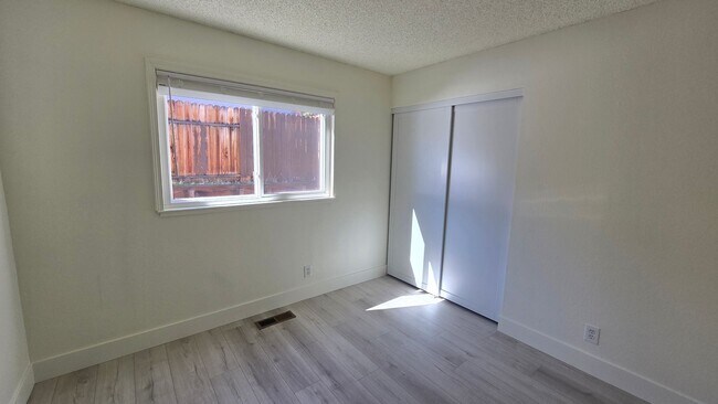 Building Photo - Newly Renovated NW Reno Home