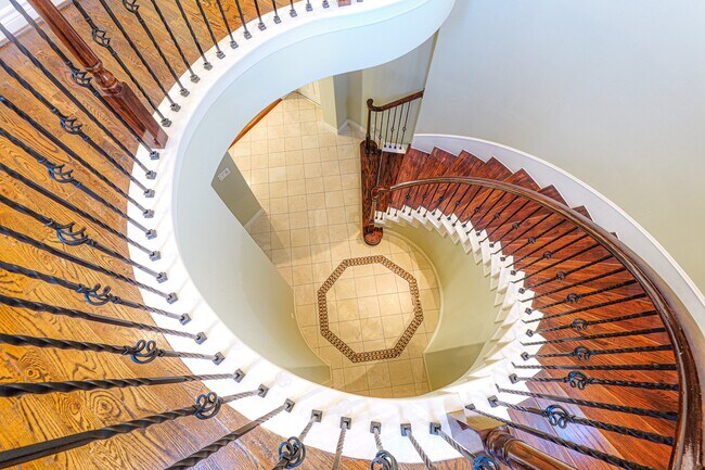 Building Photo - 1314 Sherwood Springs Ln