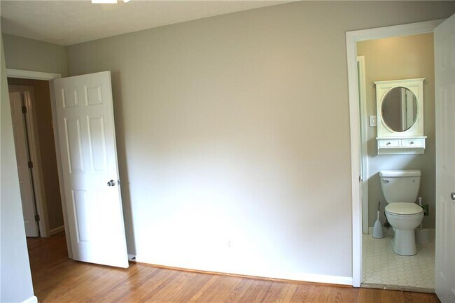 Building Photo - 6725 Ridge Moore Dr NW