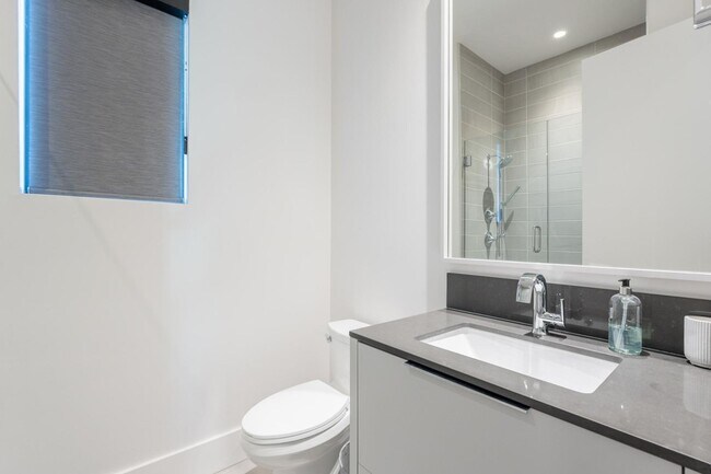 Building Photo - 4544 N Evans Dr