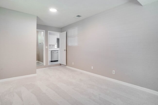 Building Photo - Updated 3/2 Pool Home in Apopka (Mt. Plymo...