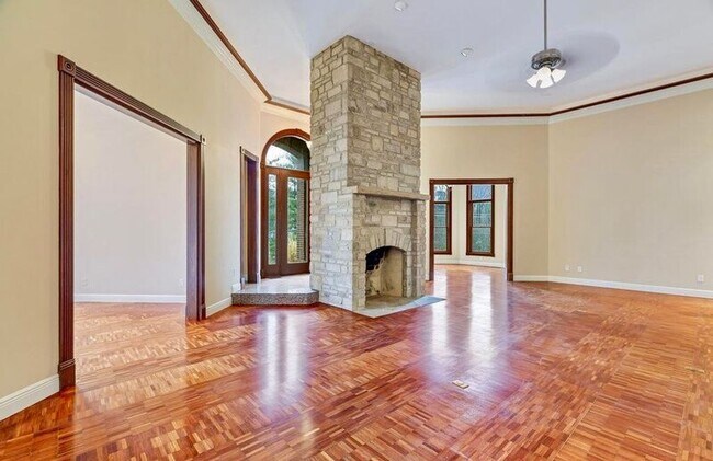 Building Photo - 416 Kiefer Creek Rd