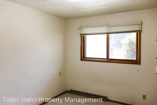 Building Photo - 7 br, 4 bath House - 1310 NE Williams