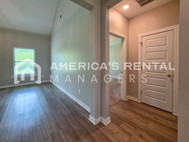 Building Photo - DEPOSIT PENDING!!! - Four Bedroom, Modern Home for Rent in Eastaboga - Available NOW!