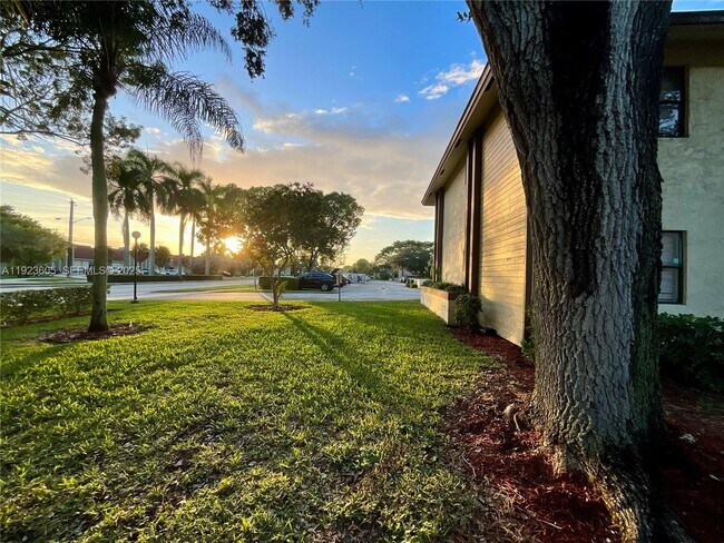 Building Photo - 11307 Royal Palm Blvd