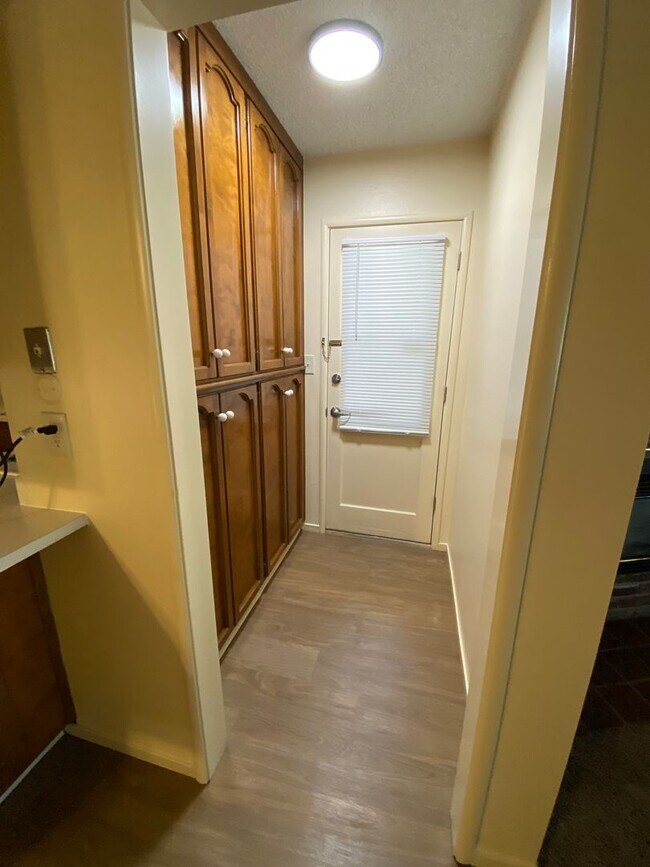 Building Photo - Cozy apartment for rent in Visalia