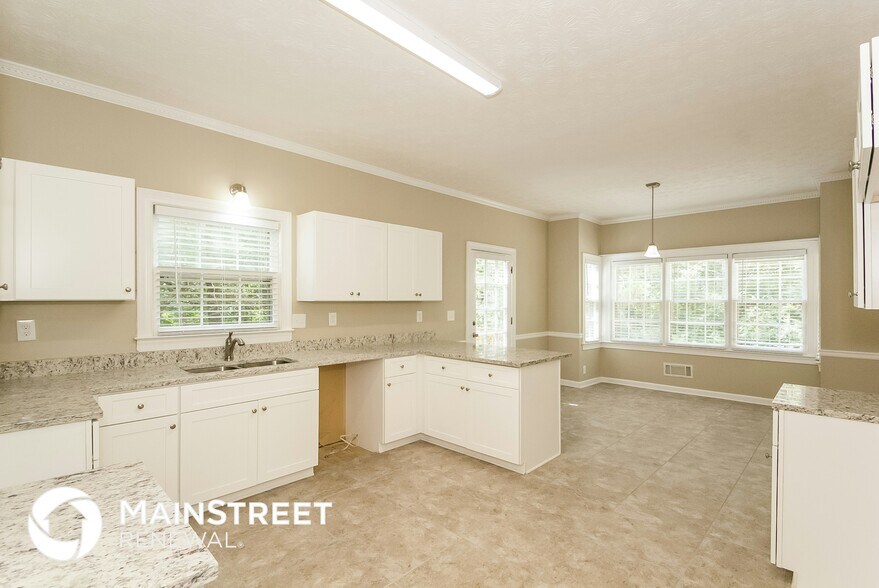 Building Photo - 1177 Justin Ln