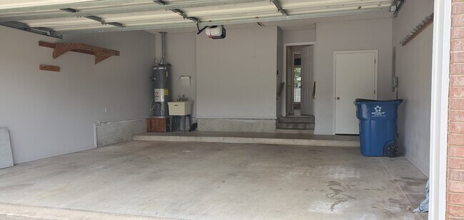 Building Photo - 18257 Springmill Ct