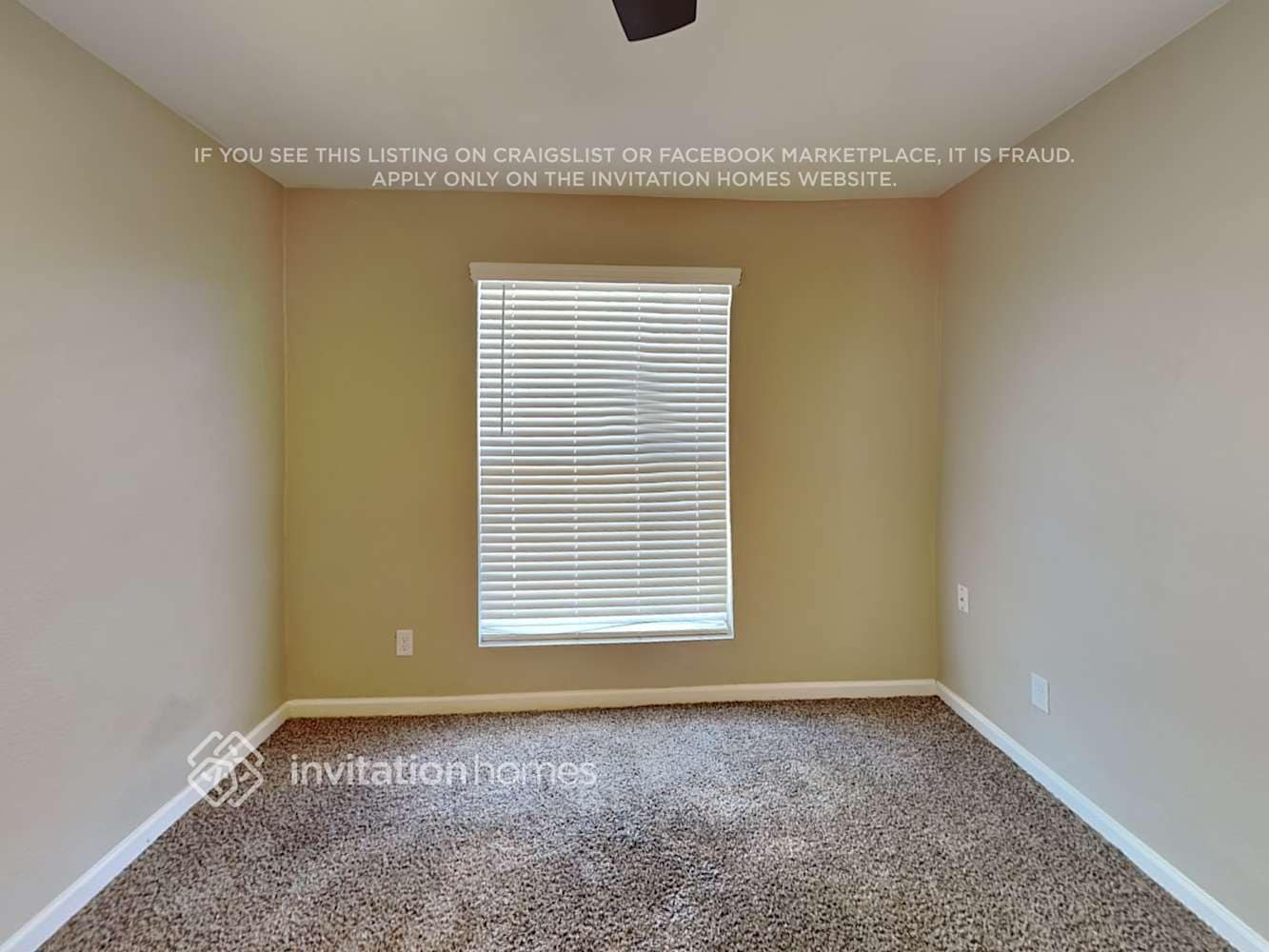 Building Photo - 3229 E Emelita Ave