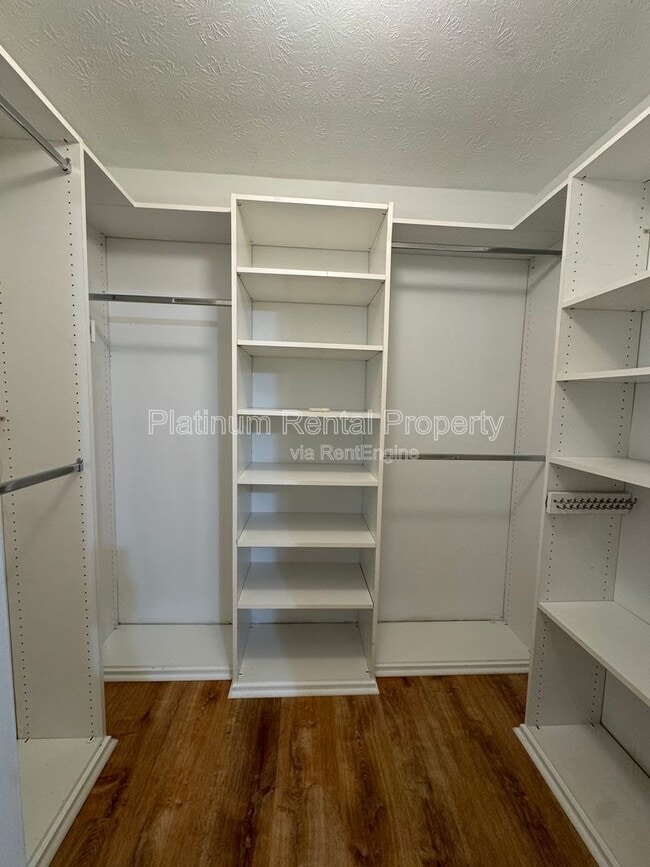 Building Photo - 1444 Glenfield Dr