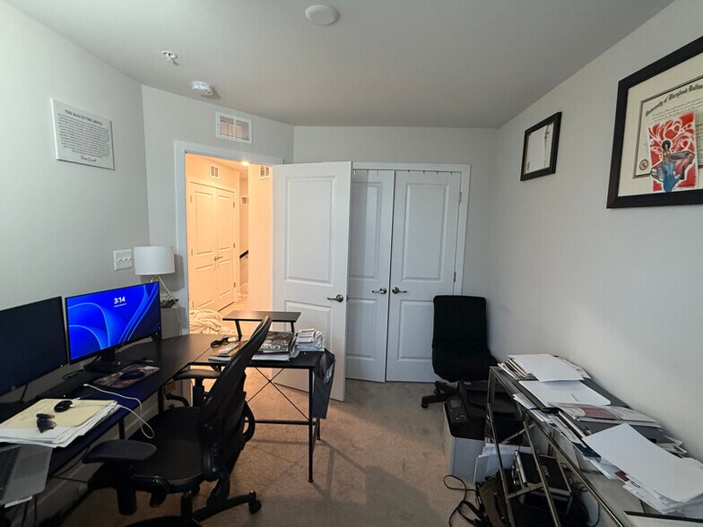 Building Photo - 7852 Johnnycake Rd